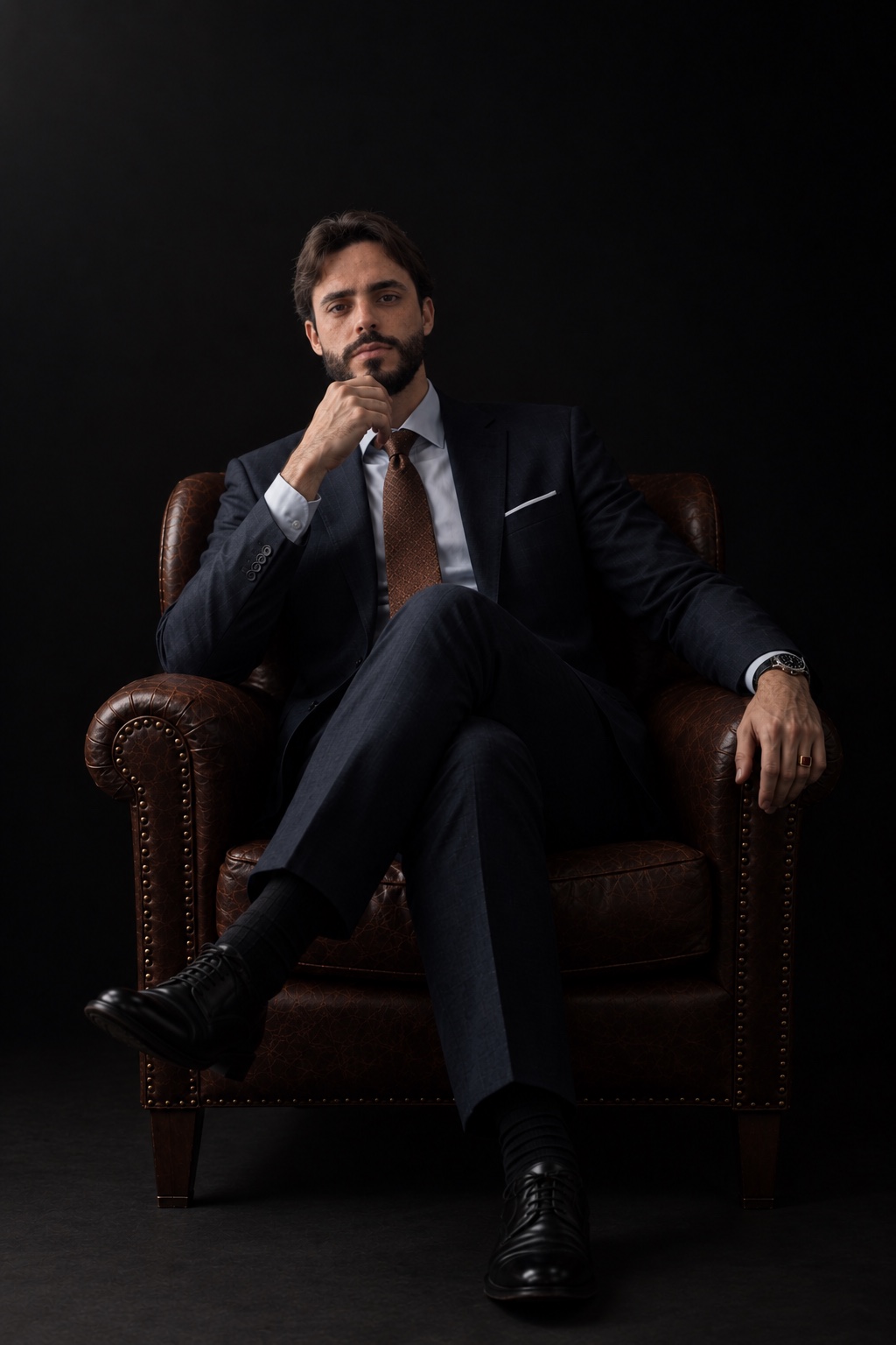 Dr. Carlos Isaac, advogado, no escritório